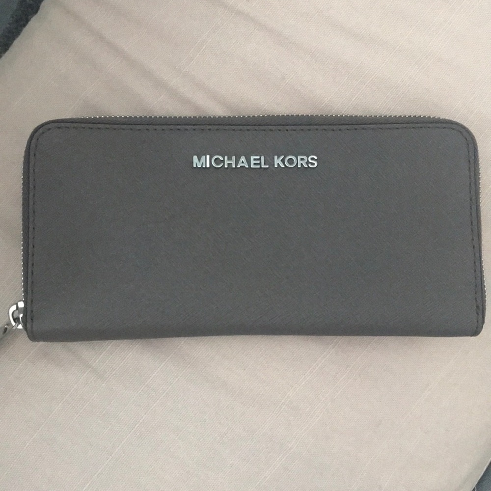 Michael kors wallet EUC